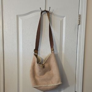 Gap Women’s Suede Bucket Bag - Beige